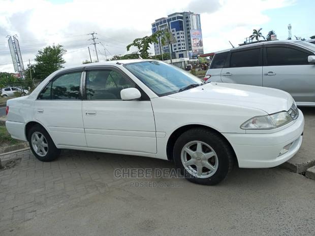 Toyota Carina 1.5 FWD Sedan 2001 White