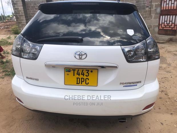 Toyota Harrier 2.4 2005 White