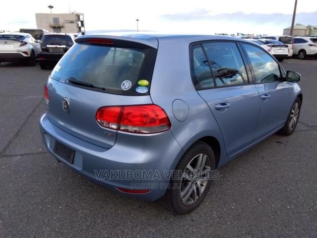 Volkswagen Golf 2010 Blue