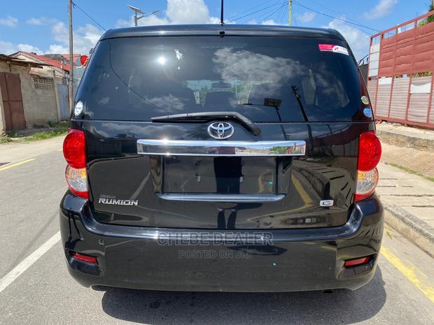 Toyota Corolla Rumion 2008 Black