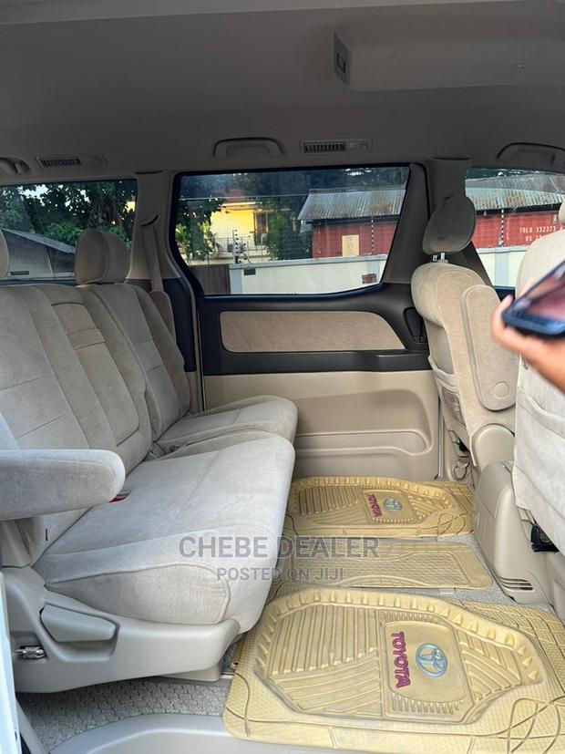 Toyota Alphard 2004 White