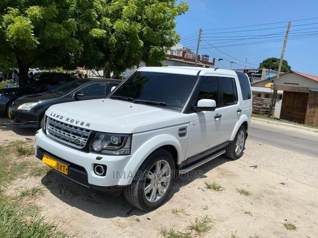 Land Rover Discovery 2012 White
