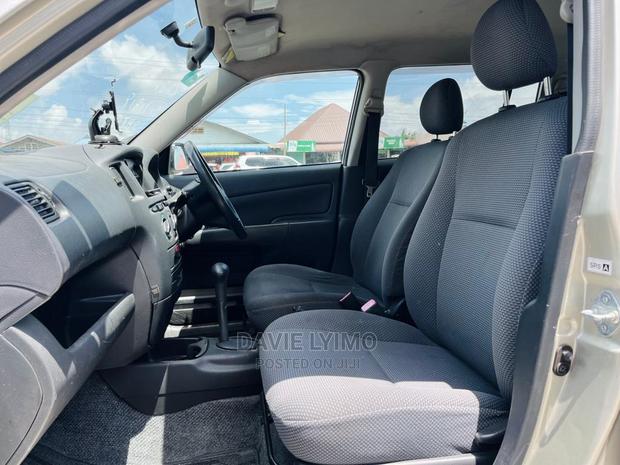 Toyota Succeed 2005 Silver