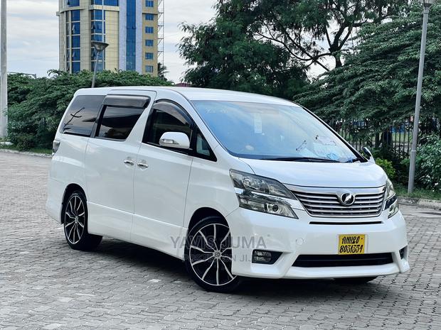 Toyota Vellfire 2008 White