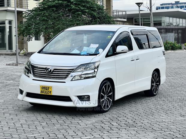 Toyota Vellfire 2008 White