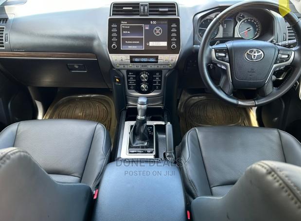 Toyota Land Cruiser 2022 White
