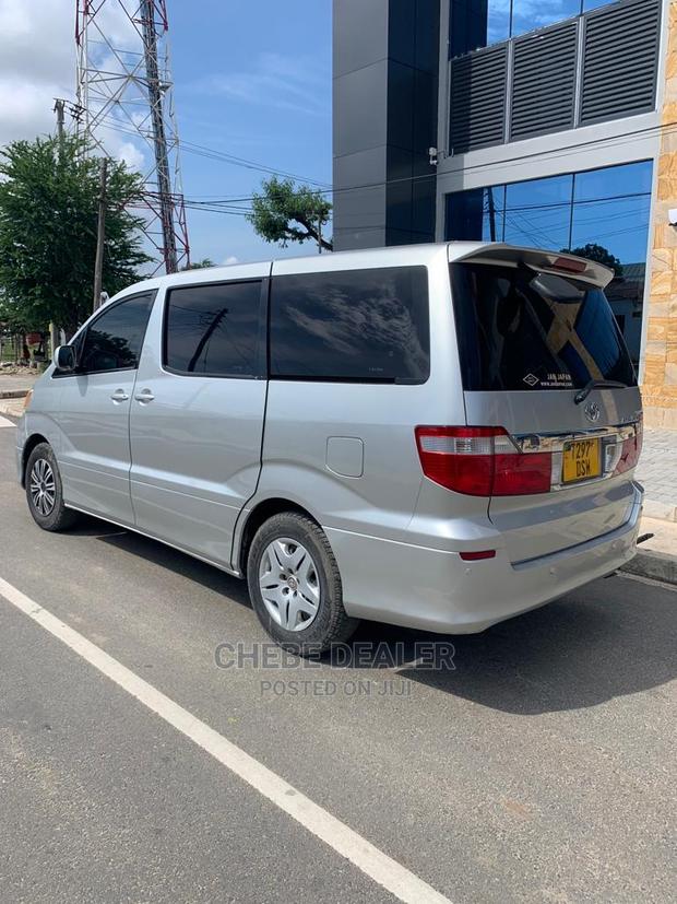 Toyota Alphard 2005 Silver