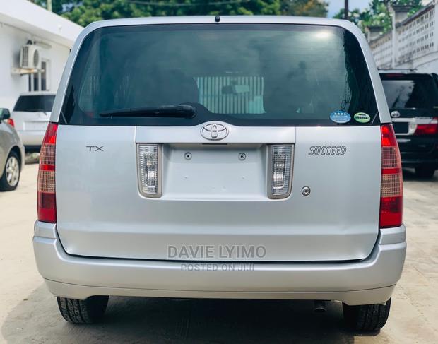 Toyota Succeed 2004 Silver