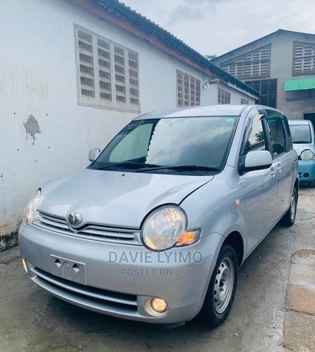 Toyota Sienta 1.5 FWD 2004 Silver