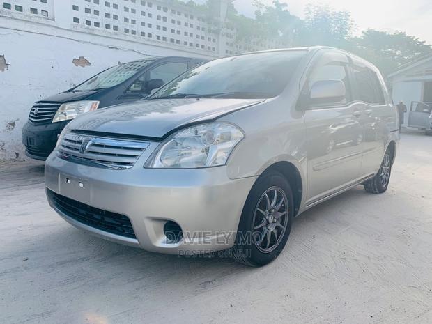 Toyota Raum 1.5 AWD 2004 Silver