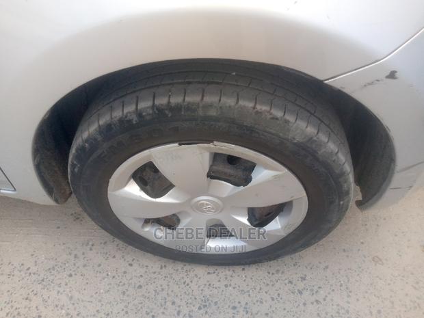 Toyota Ractis 1.3 FWD 2005 Silver
