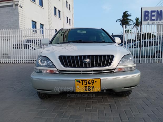 Toyota Harrier 1999 White