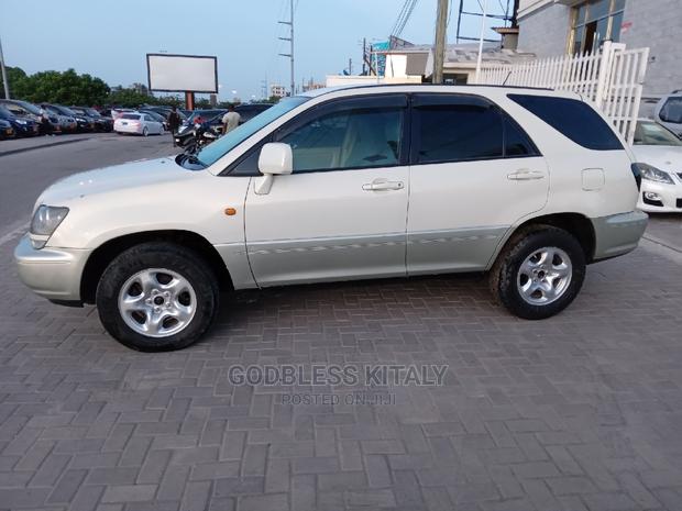 Toyota Harrier 1999 White