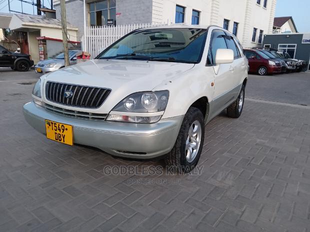 Toyota Harrier 1999 White