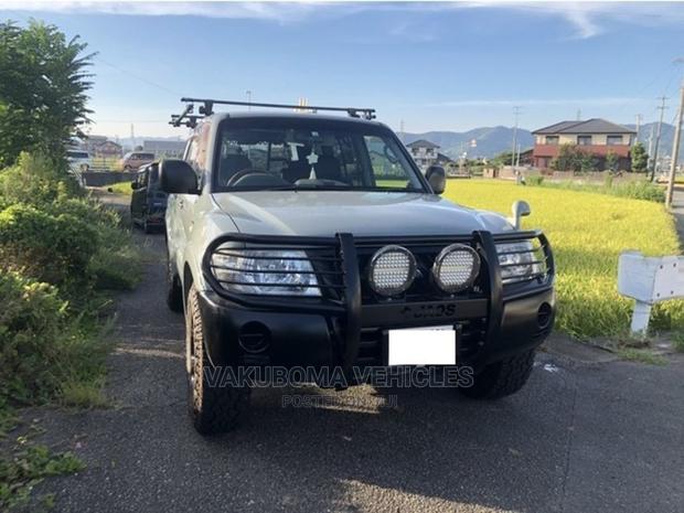 Mitsubishi Pajero 2003 Gray