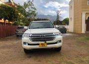 Toyota Land Cruiser 2015 White for sale