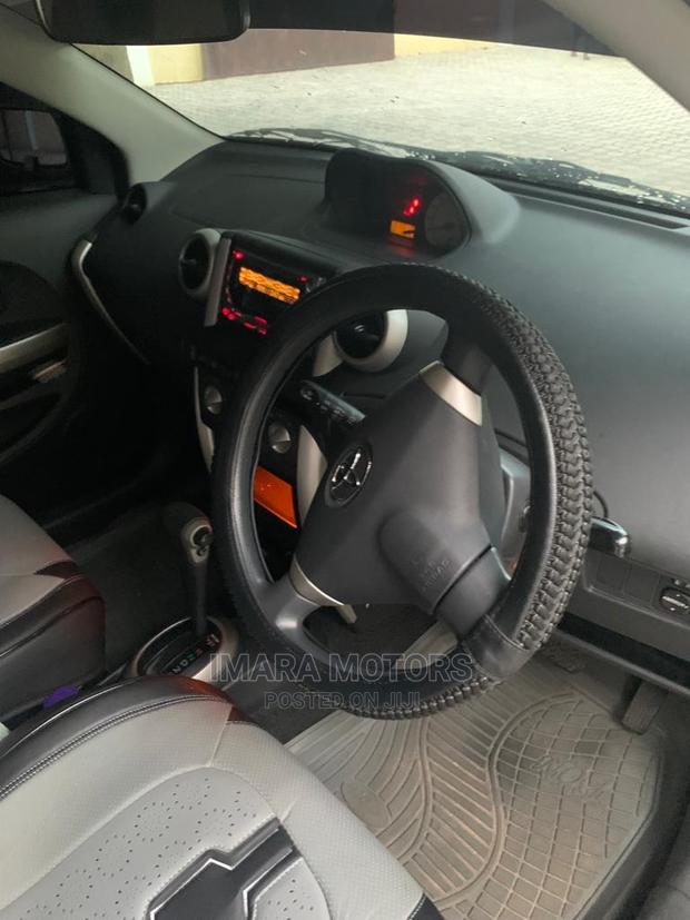 Toyota IST 2005