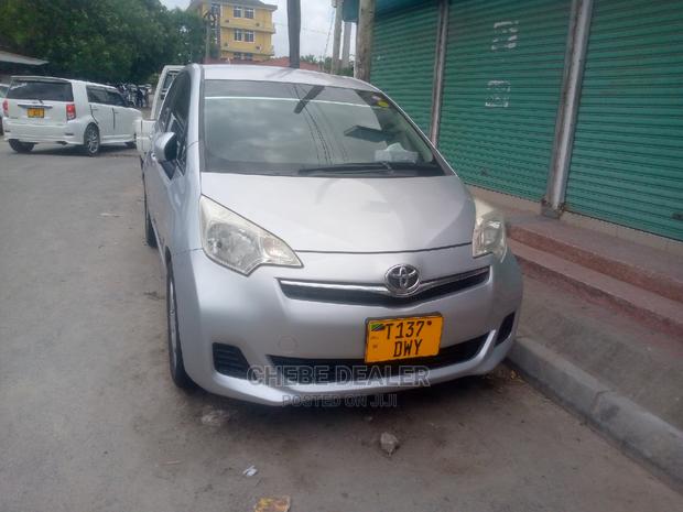 Toyota Ractis 1.3 FWD 2008 Silver