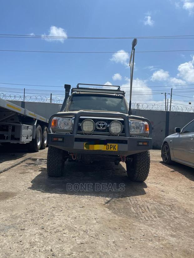 Toyota Land Cruiser 2016 Beige