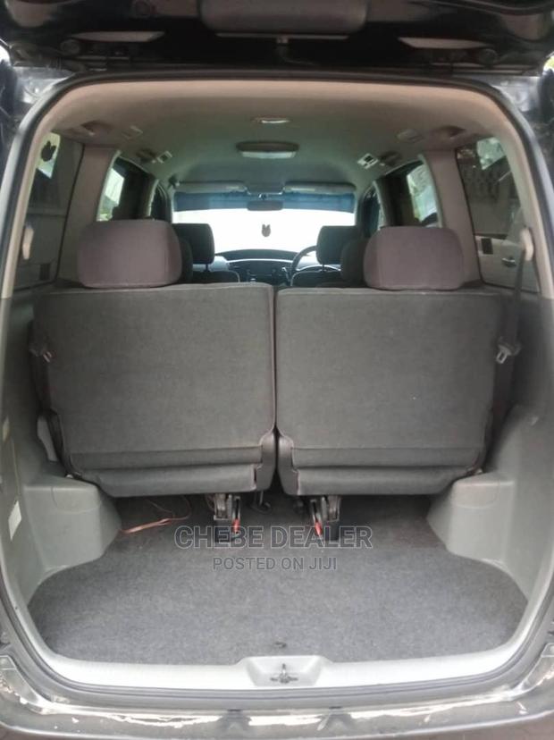 Toyota Noah 2.0 AWD (8 Seater) 2005 Black