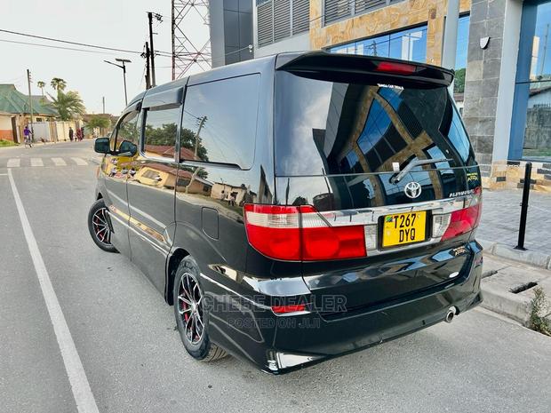 Toyota Alphard 2002 Black