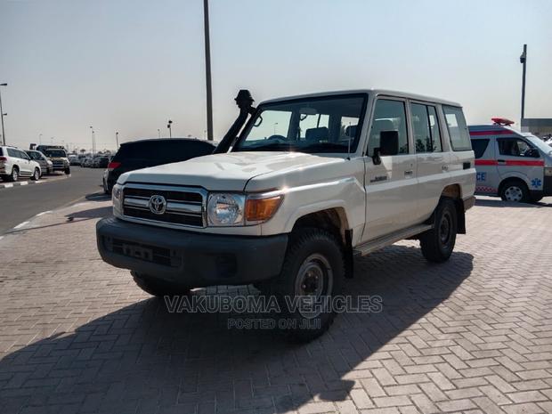 Toyota Land Cruiser 2015 White
