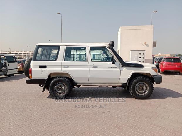 Toyota Land Cruiser 2015 White
