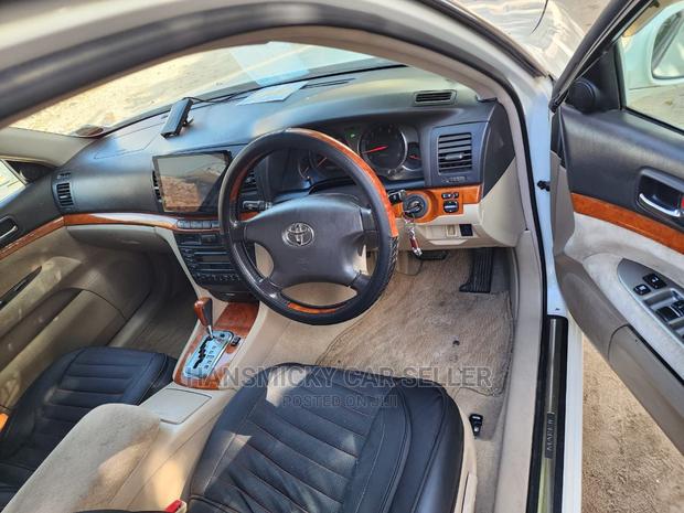 Toyota Mark II 2004 White