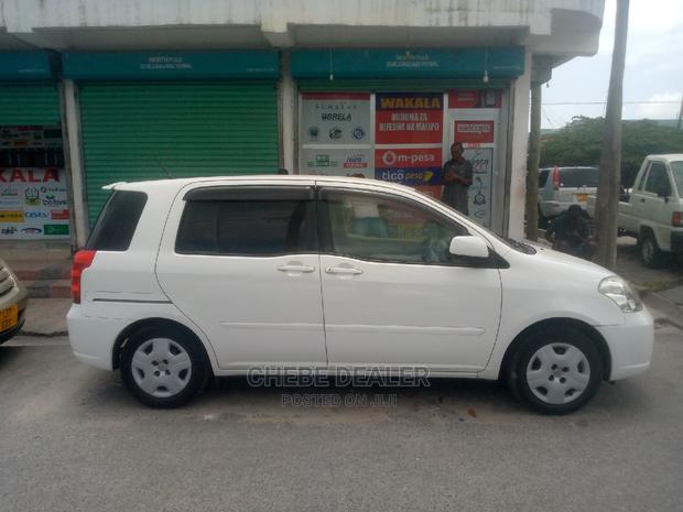 Toyota Raum 1.5 AWD 2004 White