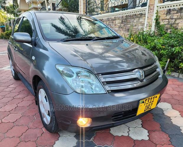 Toyota IST 2003 Gray