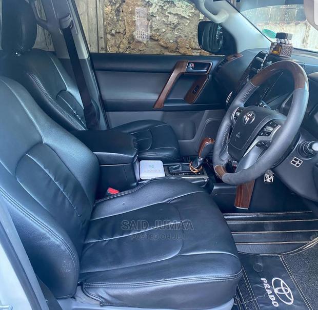 Toyota Land Cruiser Prado 2.7 i 2012 White