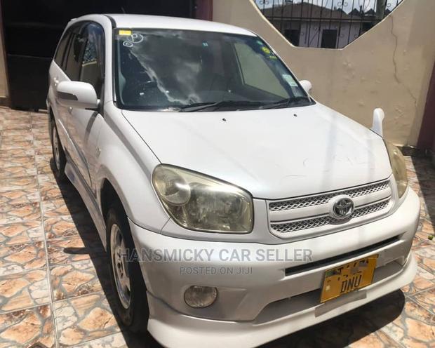 Toyota RAV4 2004 White