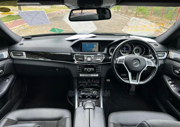 Mercedes-Benz E250 SV Premium 2014 Black