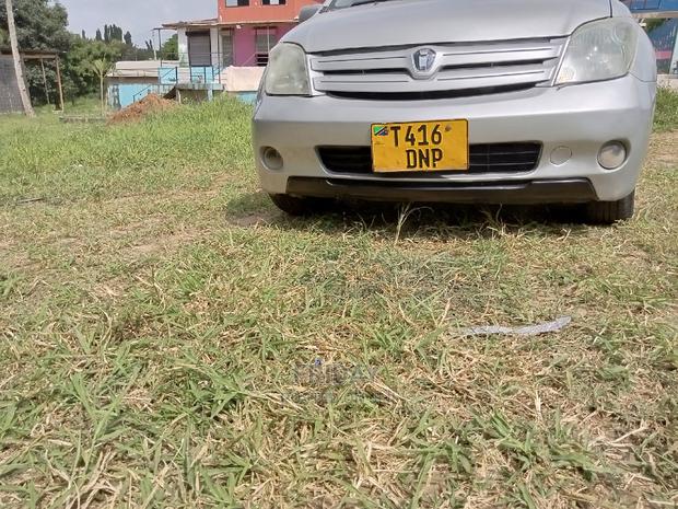 Toyota IST 2003 Silver