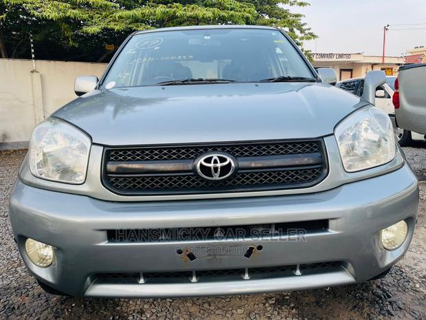 Toyota RAV4 2005 Gray