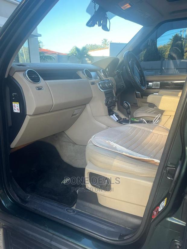 Land Rover Discovery 2009 Gray