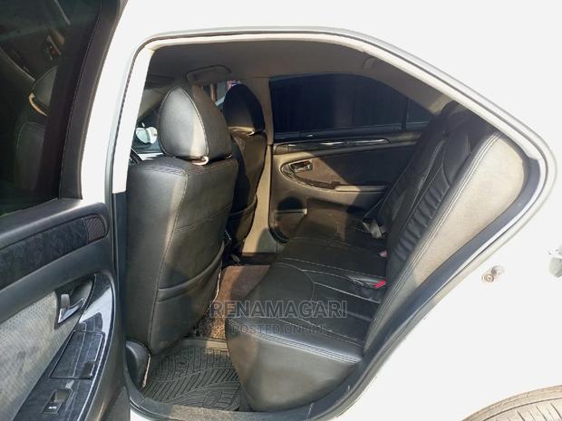 Toyota Crown 2010 White