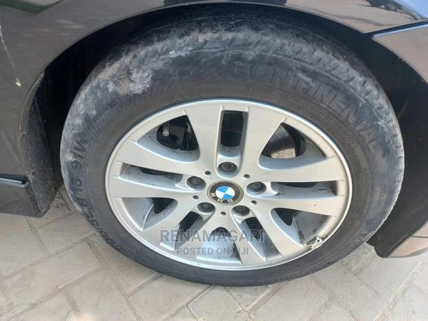 BMW 320i 2003 Black