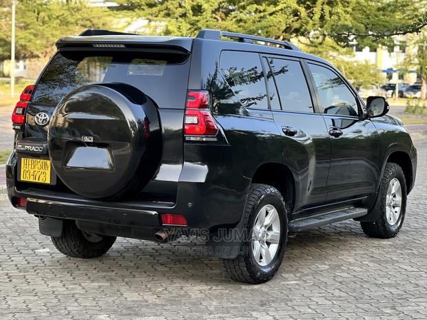 Toyota Land Cruiser Prado 2016 Black