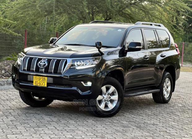 Toyota Land Cruiser Prado 2016 Black
