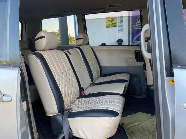 Toyota Noah 2005 Silver