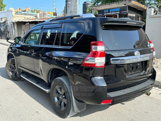 Toyota Land Cruiser Prado 2015 Black