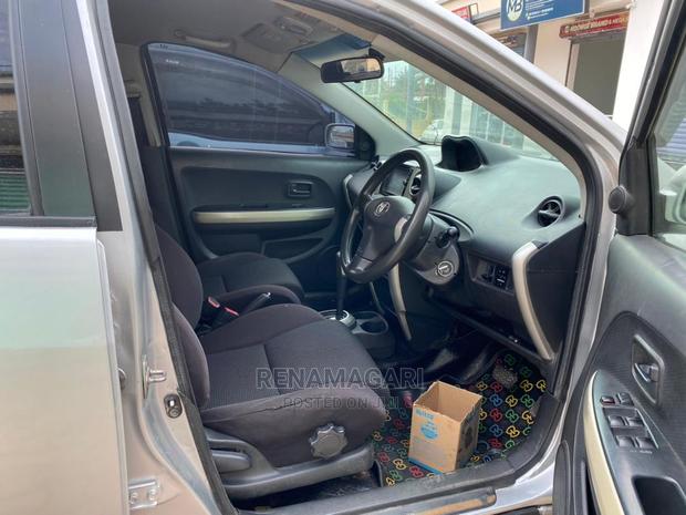 Toyota IST 2004 Silver