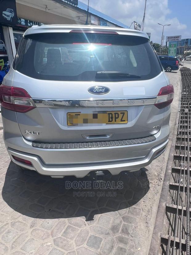 Ford Everest 2018 Silver