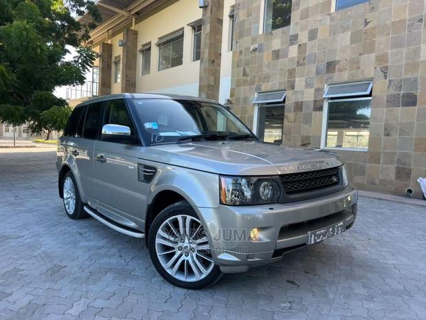 Land Rover Range Rover Sport 2010 Gold