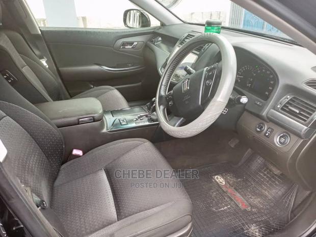 Toyota Crown 2010 Black