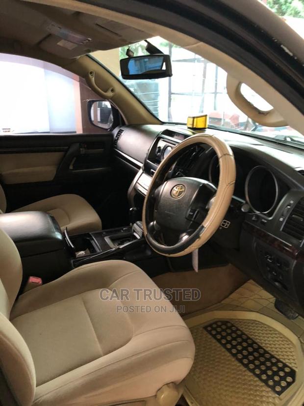 Toyota Land Cruiser 5.7 V8 2009 Black