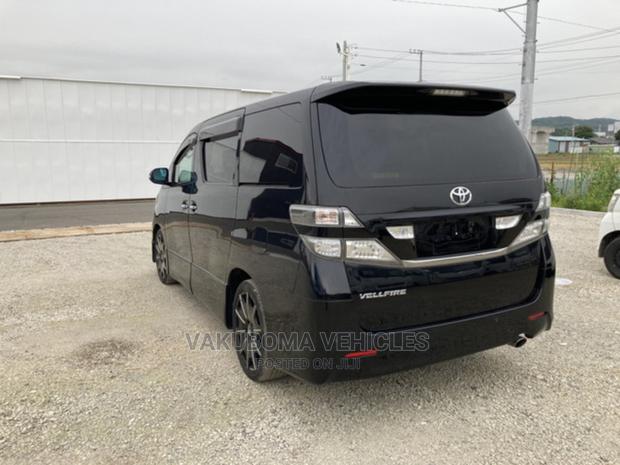 Toyota Vellfire 2010 Black