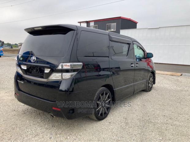 Toyota Vellfire 2010 Black