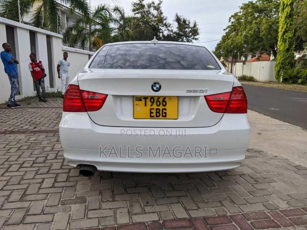 BMW 3 Series 2010 White